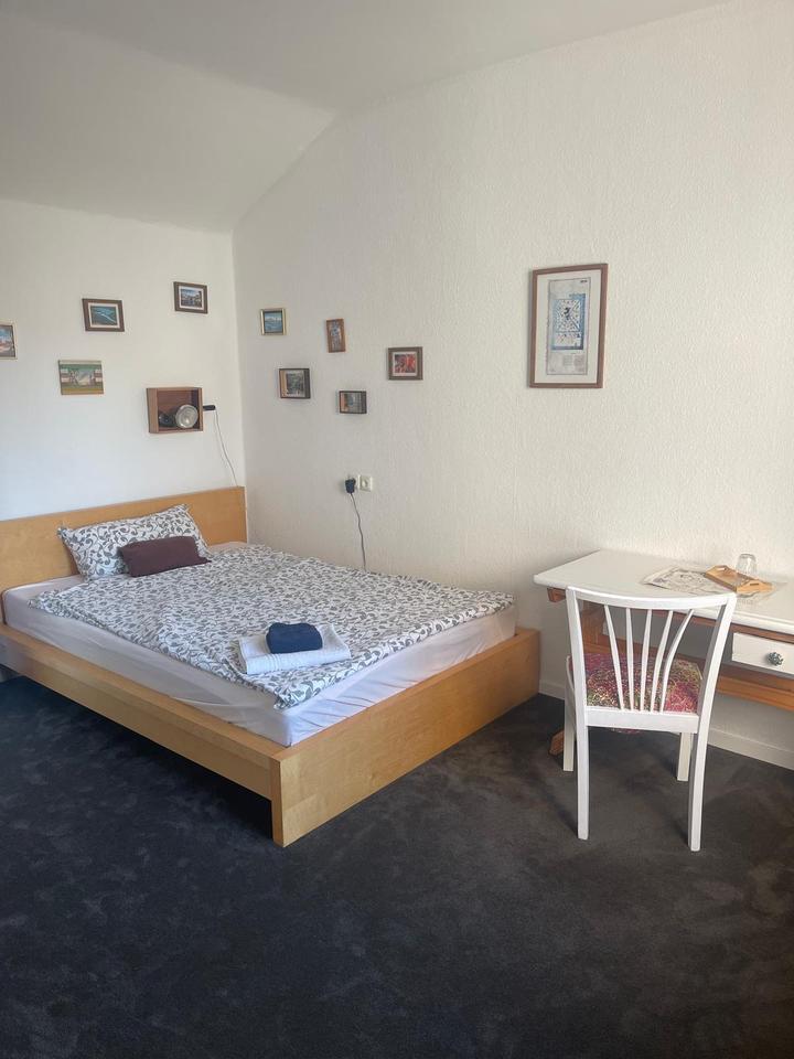 Ihr Traumhaus mit 8,5 Zimmer, 184 m², PV-Anlage, Naturgarten