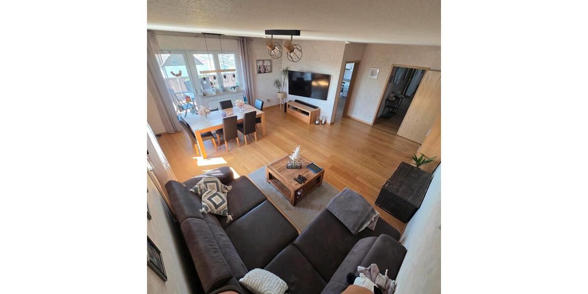 Dachgeschoßwohnung Harxheim - 4.5 Zimmer, 148 m&sup2;, 1.900&euro; | Angebot:26196443