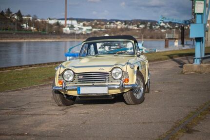 Triumph Andere