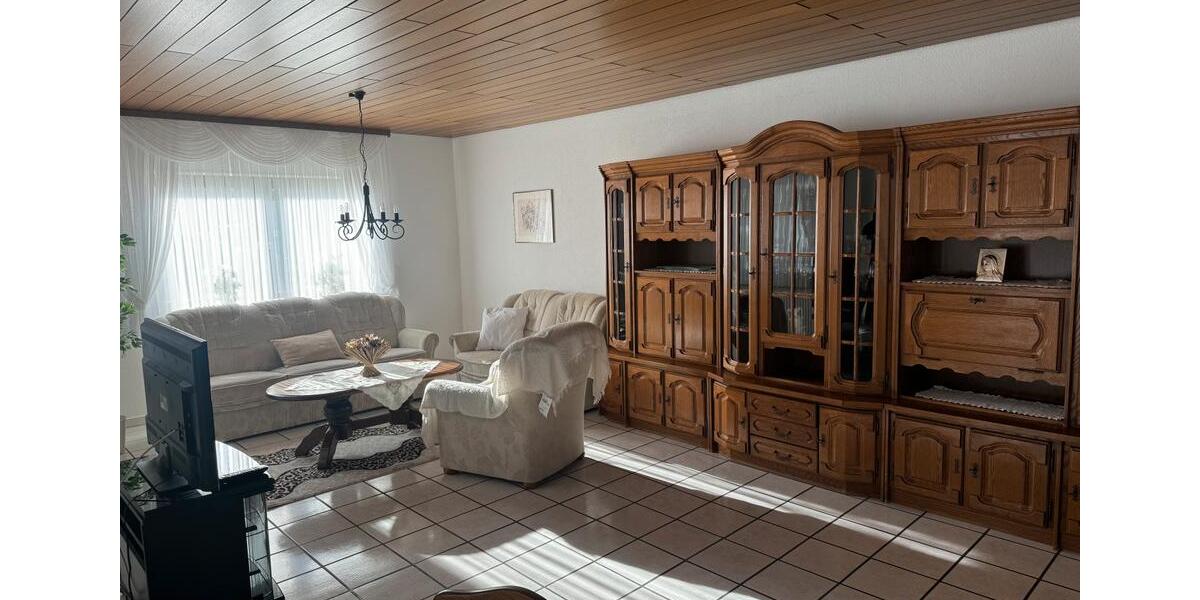 Einfamilienhaus Überherrn - 3 Zimmer, 140 m&sup2;, 1.450&euro; | Angebot:25489094