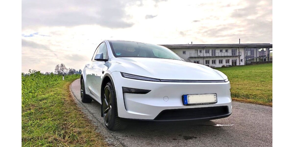 Tesla Model Y 11.439 km 50.990 € Ortenburg 94496