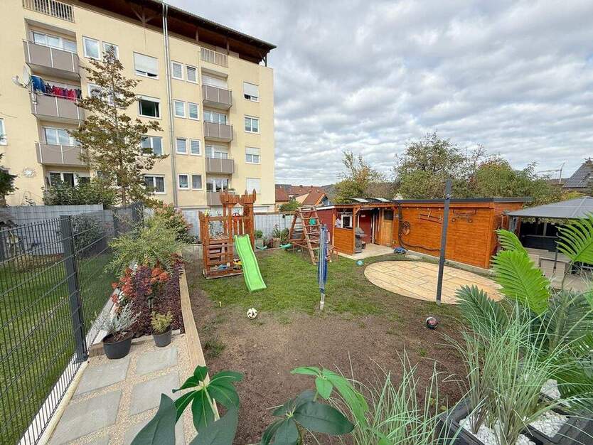 Doppelhaus mit zwei Terrassen, Wintergarten und gepflegtem kleinem 6 zimmer