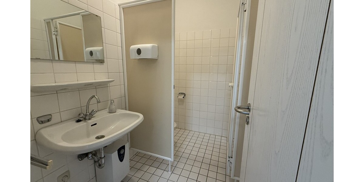 Ladenlokal mit großzügigen Schaufensterflächen in zentraler Lage zu vermieten - Gewerbeobjekt Schwandorf | Angebot:26770575
