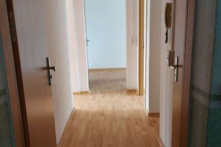 Wohnung Bitterfeld-Wolfen Wolfen - 3 Zimmer, 59 m&sup2;, 325&euro; | Angebot:27375015