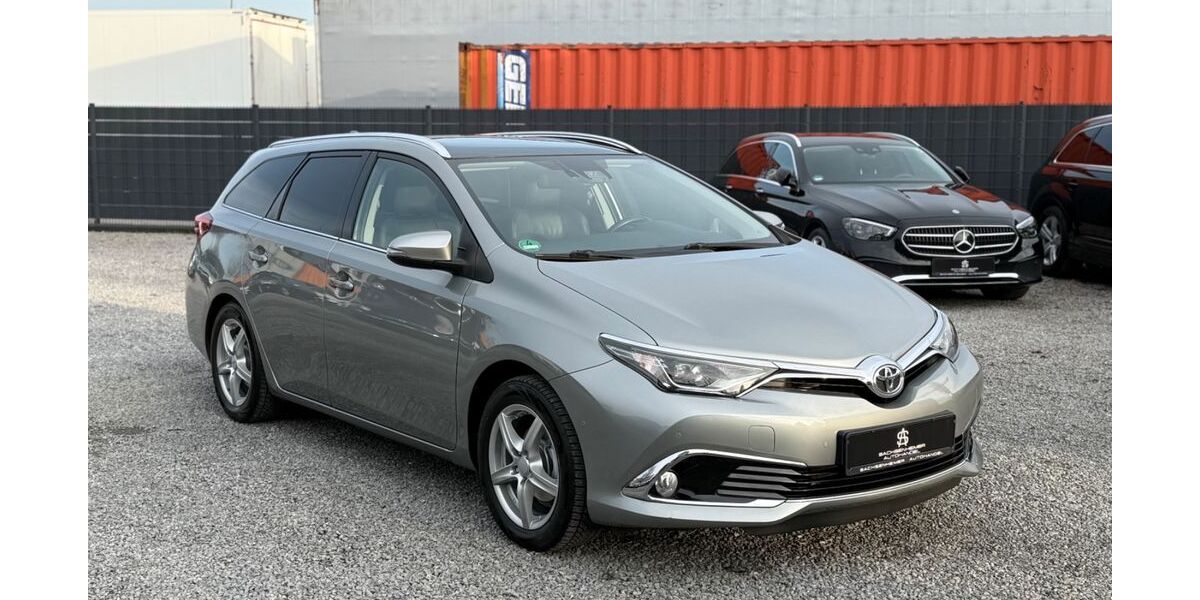 Toyota Auris 112.000 km 11.499 &euro; Sachsenheim 74343