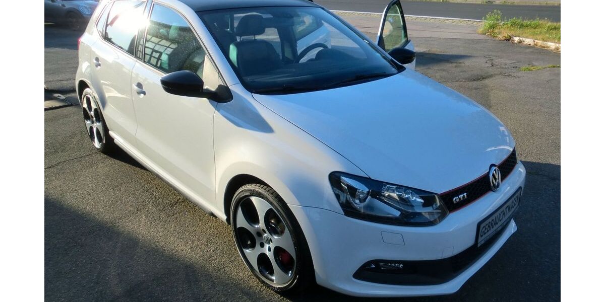 VW Polo 121.800 km 9.900 &euro; Floß 92685
