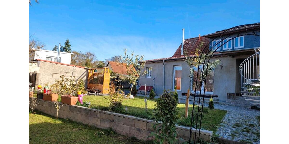 Wohnheinheit im Haus... WG, Familien und Handwerker 4 zimmer