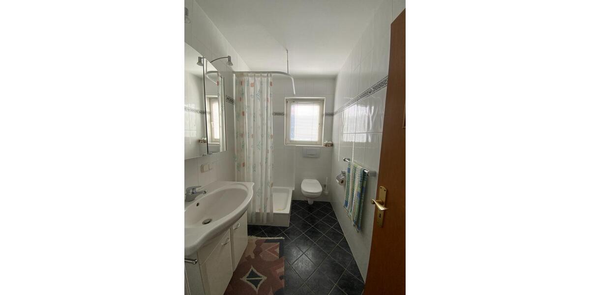 Einfamilienhaus Petersberg - 10 Zimmer, 150 m&sup2;, 1.400&euro; | Angebot:25046799