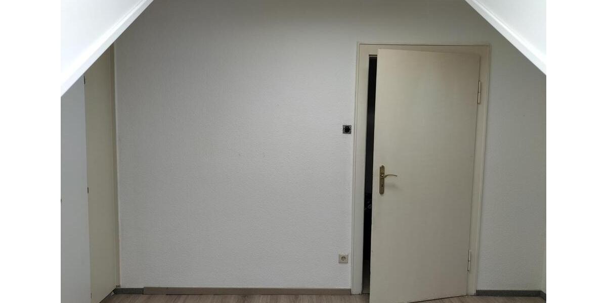 Dachgeschoßwohnung Wertheim - 4.5 Zimmer, 78 m&sup2;, 175.000&euro; | Angebot:26704119