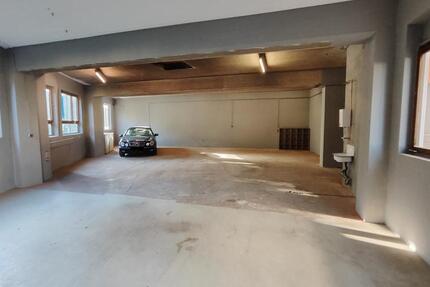 Lagerhalle Werkstatt Schrauberhalle Atelier Handwerker zimmer