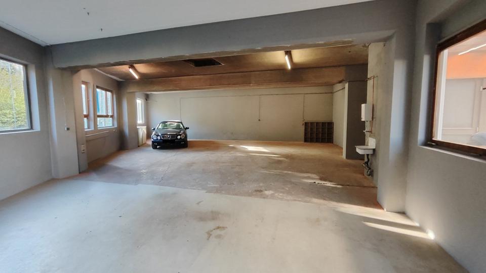 Lagerhalle Werkstatt Schrauberhalle Atelier Handwerker zimmer