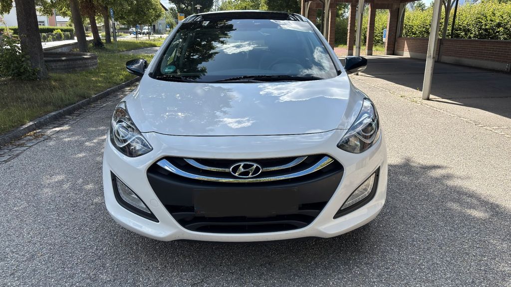 Hyundai i30 152.423 km 8.600 &euro; Marklkofen 84163