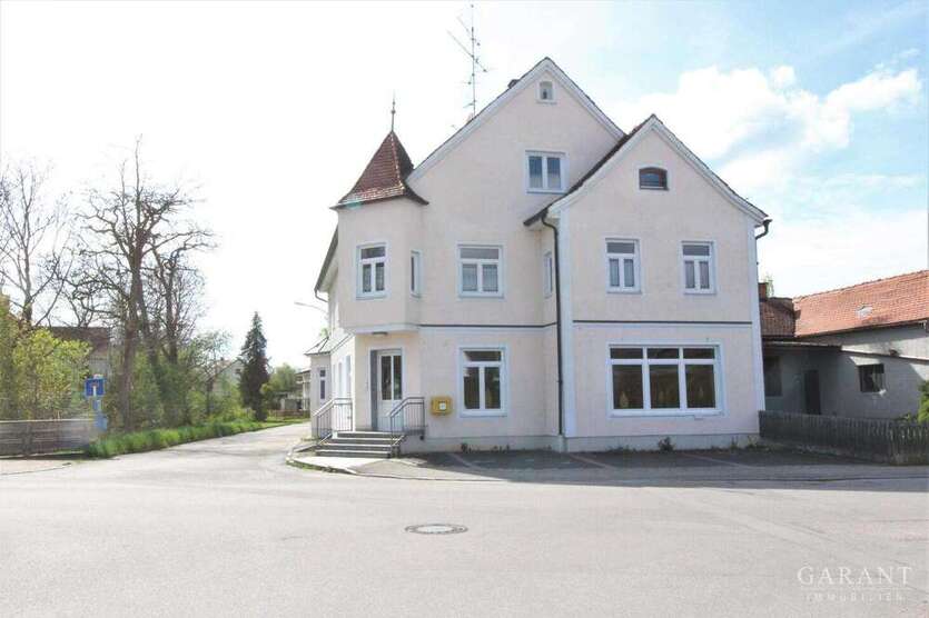 Haus zum Kaufen in Langenpreising 695.000 € 315 m²