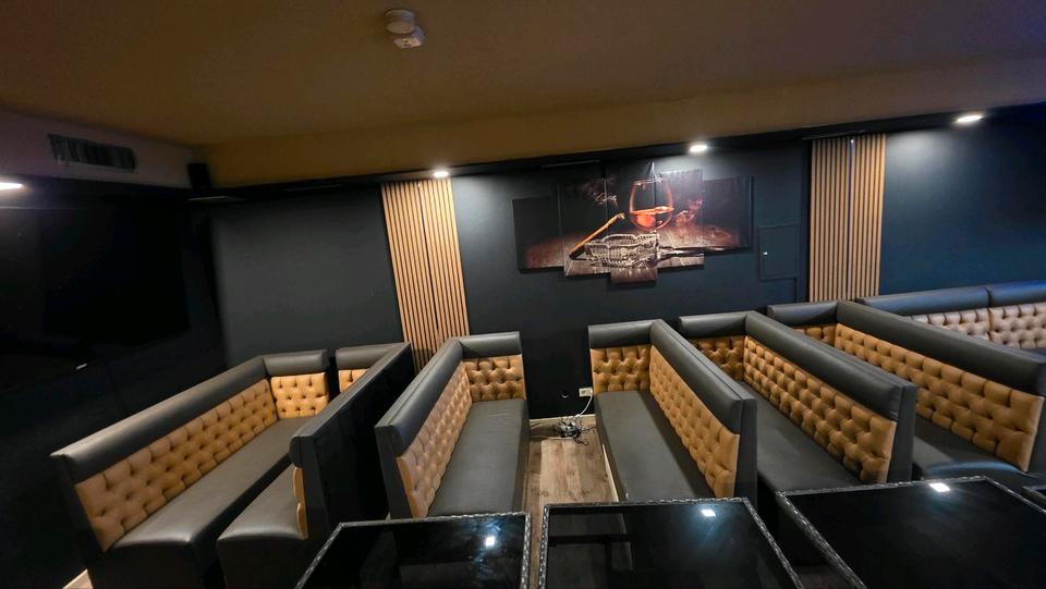 Attraktives Ladenlokal in Top-Lage an der B9 zimmer