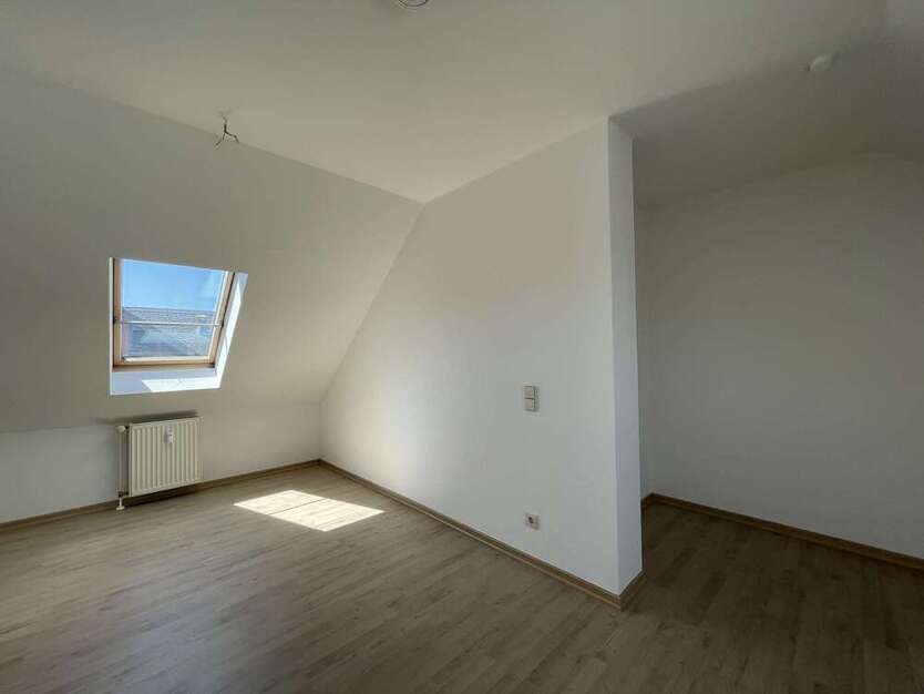 2-Zimmer-MaisonetteWohnung mit offener Küche in zentraler Lage!
