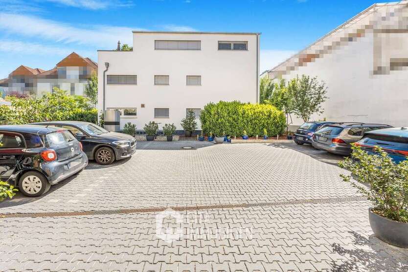 Haus zum Kaufen in Frankfurt am Main 2.050.000 € 261.66 m²
