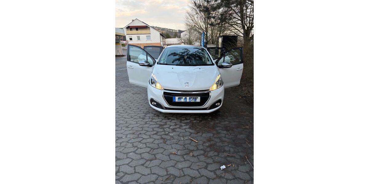 Peugeot 208 143.000 km 6.100 &euro; Schwärzelbach 97797