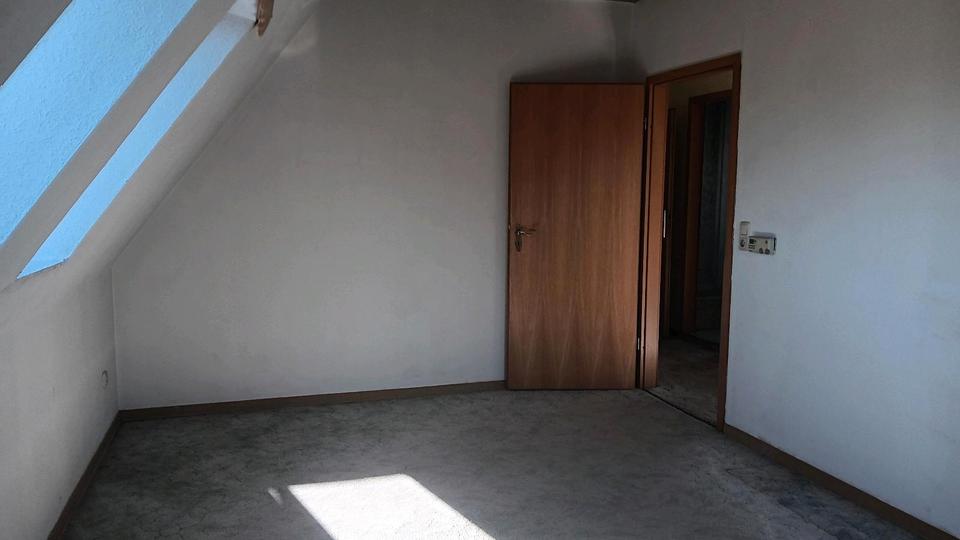 Dachgeschoßwohnung Osternienburger Land - 2 Zimmer, 45 m&sup2;, 260&euro; | Angebot:26399348