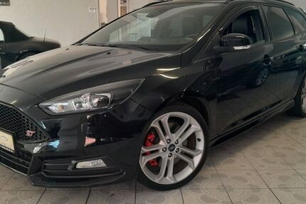 Ford Focus 118.000 km 12.999 &euro; Upgant-Schott 26529
