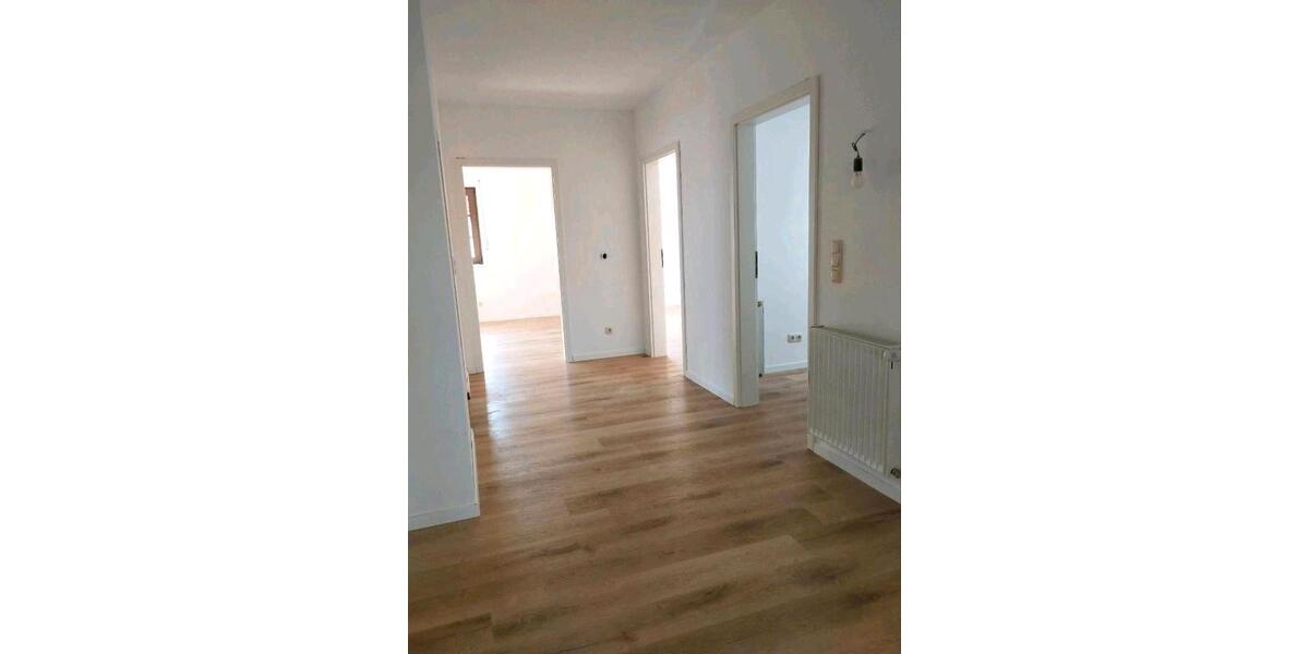 Dachgeschoßwohnung Kall - 4 Zimmer, 98 m&sup2;, 1.050&euro; | Angebot:26149284