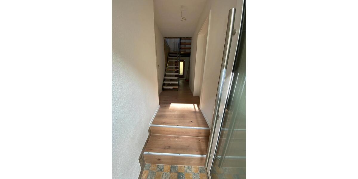 Einfamilienhaus Stromberg - 7 Zimmer, 130 m&sup2;, 1.300&euro; | Angebot:26472946