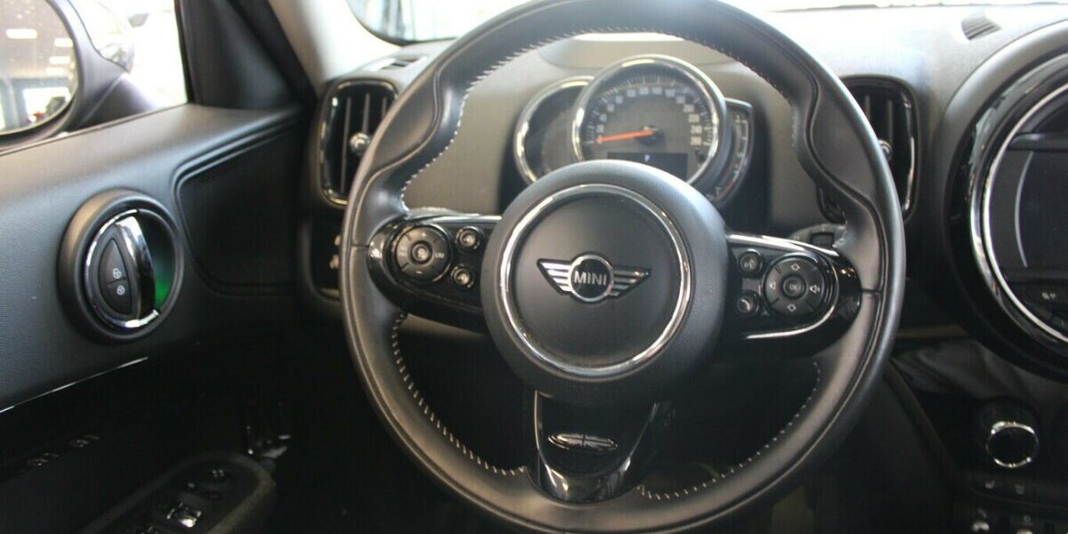 Mini Cooper SE Countryman All4 Aut. 64.062 km 18.980 &euro; Euskirchen 53881