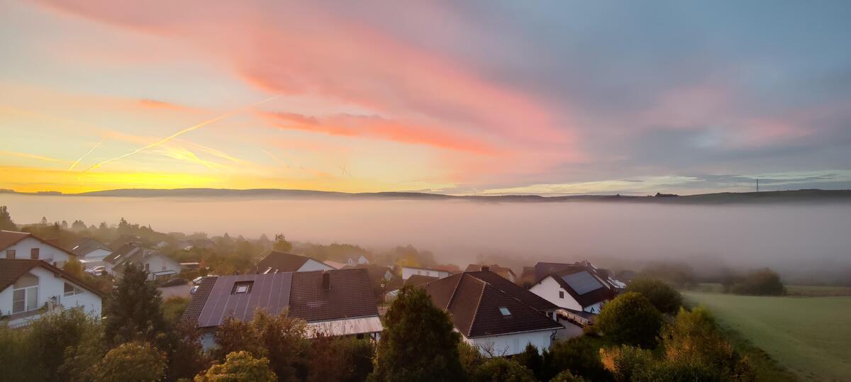 Viel Platz – Großzügiges Wohnhaus in herrlicher Randlage von Gusterath mit toller Aussicht 8 zimmer
