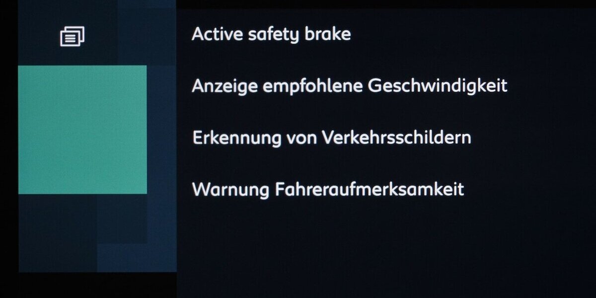 Citroen e-C4 e- 136 Shine 50 KWh LED CARPLAY 43.800 km 16.890 &euro; Lich 35423