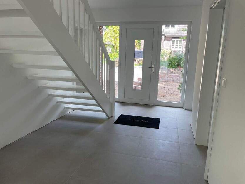 Neubau hochwertiges A+ Rotklinker-Effizienzhaus 40 in bester Villenlage.