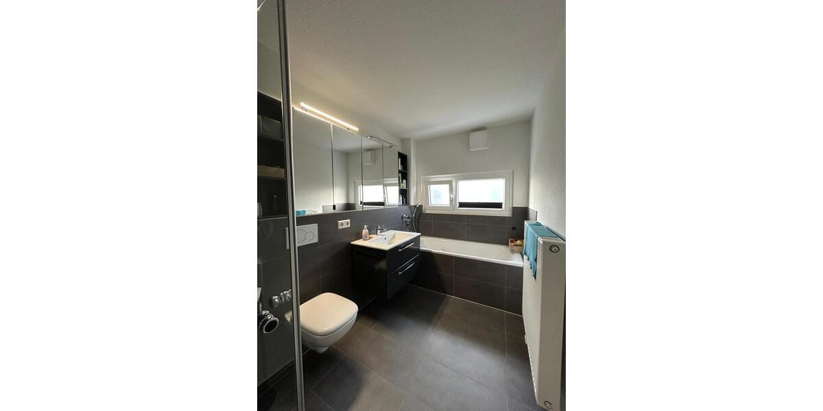 Reihenhaus Augsburg Oberhausen - 4.5 Zimmer, 138 m&sup2;, 2.050&euro; | Angebot:26412379