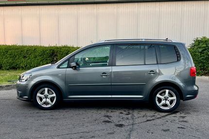 VW Touran 167.000 km 15.490 &euro; Ostfildern 73760