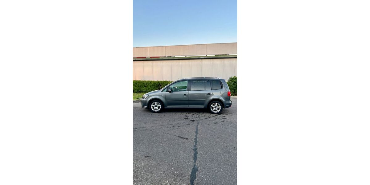 VW Touran 167.000 km 15.490 &euro; Ostfildern 73760