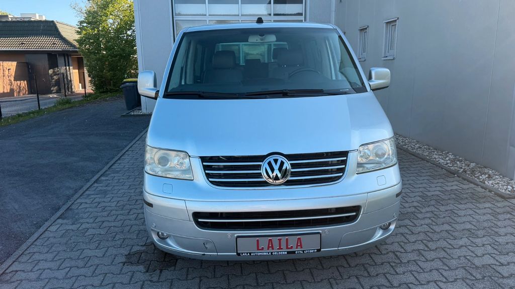 VW T5 Transporter 300.000 km 10.500 &euro; GELDERN 47608