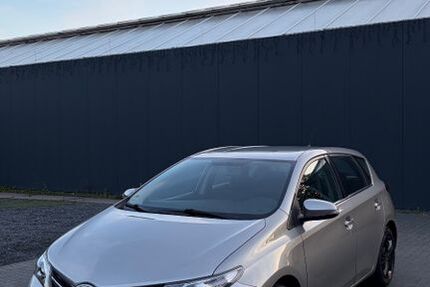 Toyota Auris 229.000 km 5.799 &euro; Köln 50969