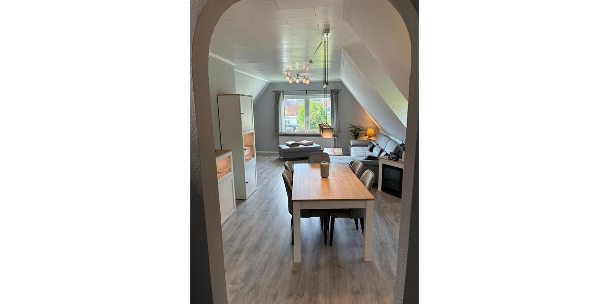 Dachgeschoßwohnung Bremerhaven Schiffdorferdamm - 3 Zimmer, 96 m&sup2;, 195.000&euro; | Angebot:25580552