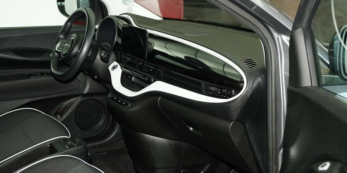 Fiat 500e Action Carplay Android Sitzheizung 38.100 km 12.580 &euro; Lich 35423