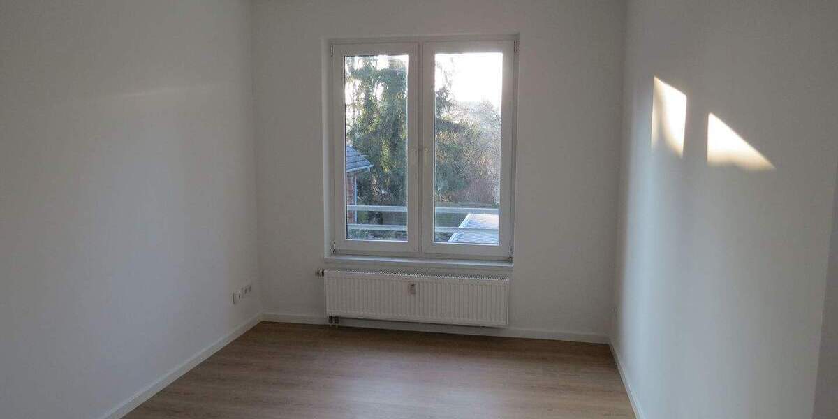 Etagenwohnung Falkensee - 2 Zimmer, 82 m&sup2;, 1.150&euro; | Angebot:24906141
