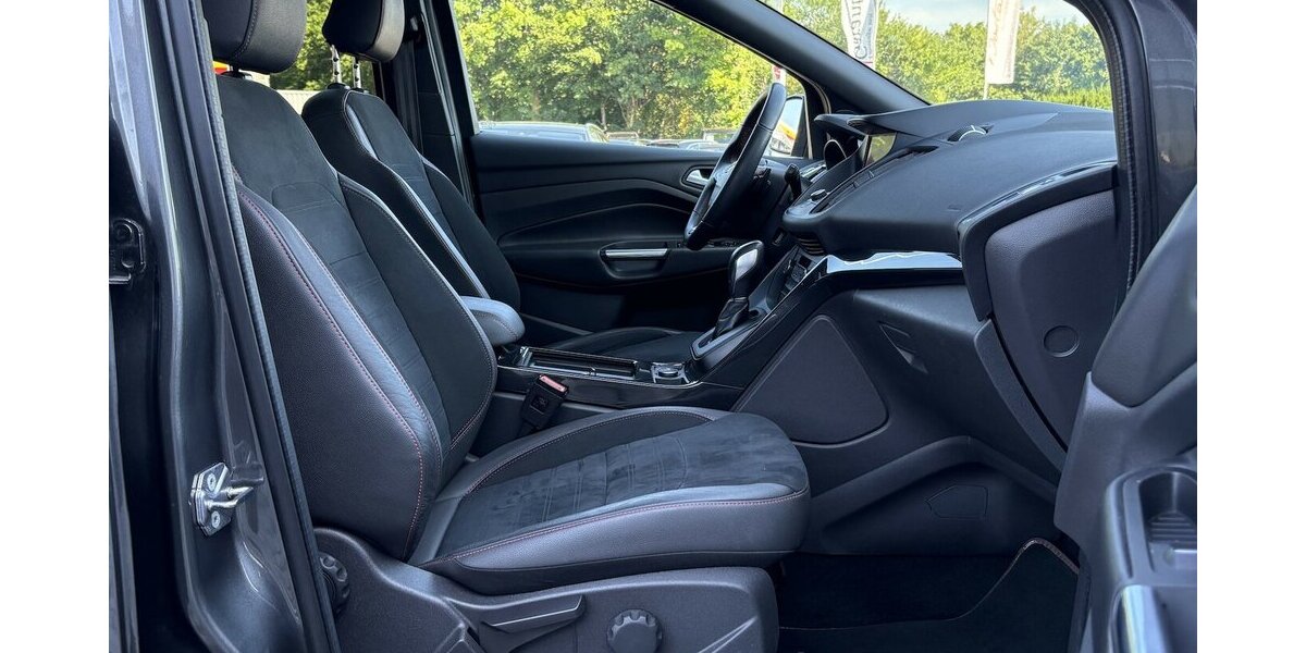 Ford Kuga 2.0 St Line SYNC/KAMERA/NAVI/SHZ/AHK/DAB 71.424 km 18.900 &euro; Villingen-Schwenningen 78054