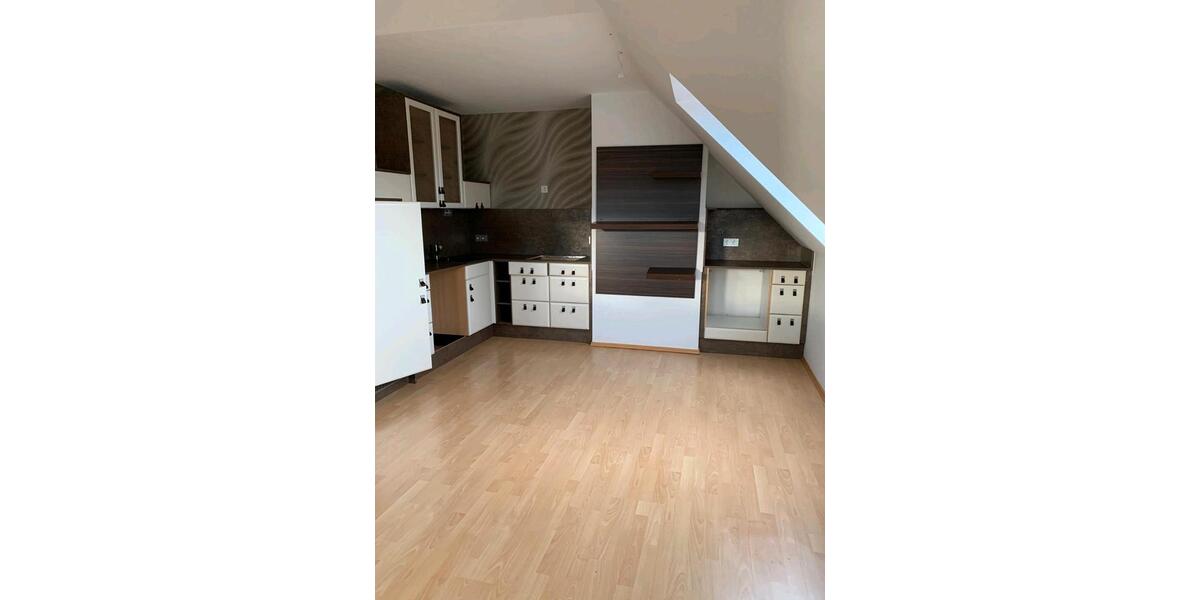 Dachgeschoßwohnung Rotthalmünster - 3.5 Zimmer, 114 m&sup2;, 700&euro; | Angebot:25809610