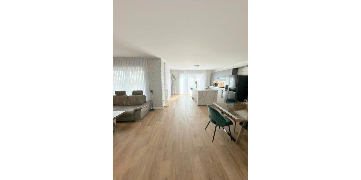 Doppelhaushälfte Emden - 6 Zimmer, 239 m&sup2;, 2.350&euro; | Angebot:26249360