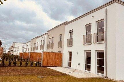 Haus Neutraubling - 6 Zimmer, 190 m&sup2;, 1.900&euro; | Angebot:26478045