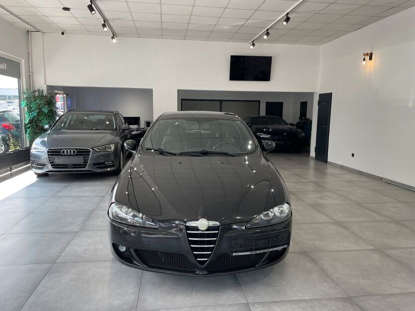 Alfa Romeo 147 191.400 km 3.150 € Oberhausen 46049