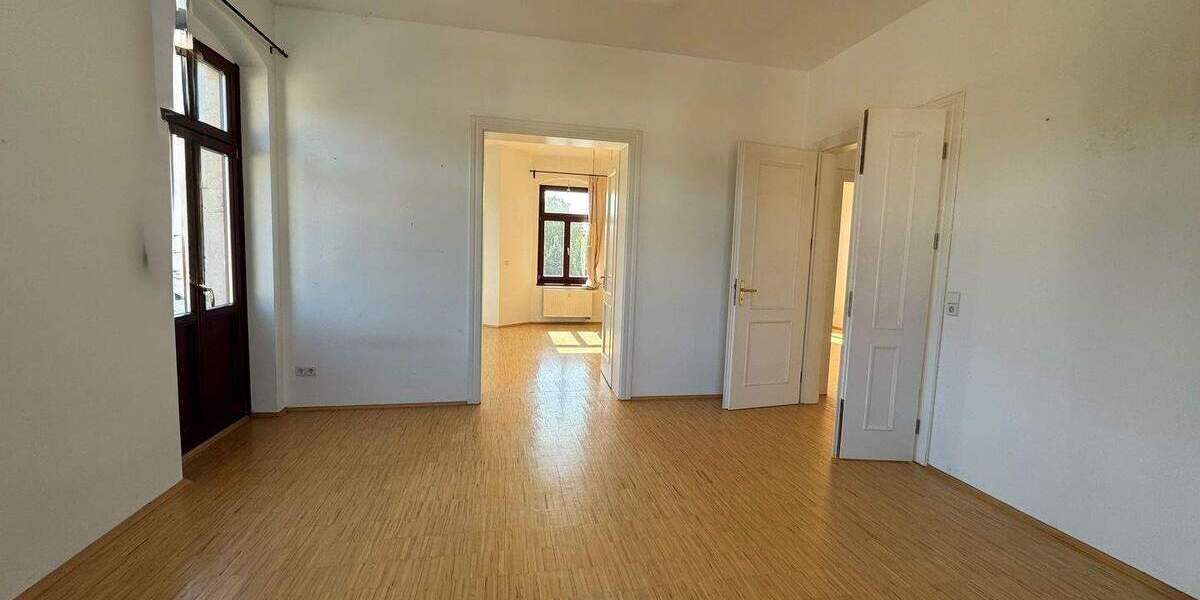 Zimmer Radebeul Kötzschenbroda - 4 Zimmer, 103 m&sup2;, 1.196&euro; | Angebot:25734810