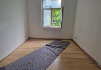 Frisch kernsanierte 2-Zimmer Altbau Wohnung