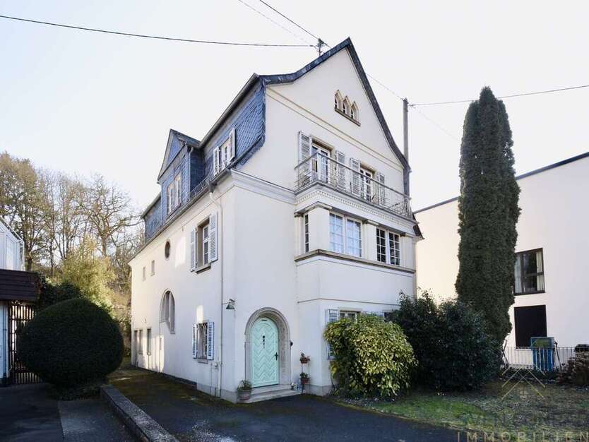 Haus zum Kaufen in Idar-Oberstein 169.000 € 331 m²