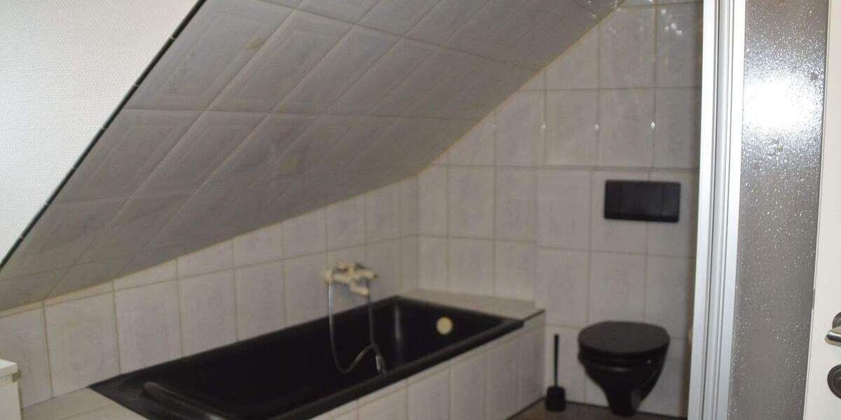 BJ 1993 - Modernisierte Doppelhaushälfte in Isernhagen-HB erwartet Sie ! 5 zimmer