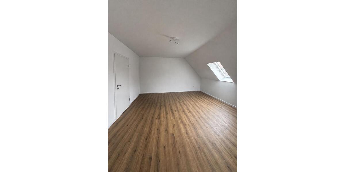 Doppelhaushälfte Hambühren - 3 Zimmer, 95 m&sup2;, 960&euro; | Angebot:26417094