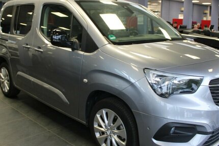 Opel Combo-e Life Ultimate 27.035 km 19.980 € Euskirchen 53881