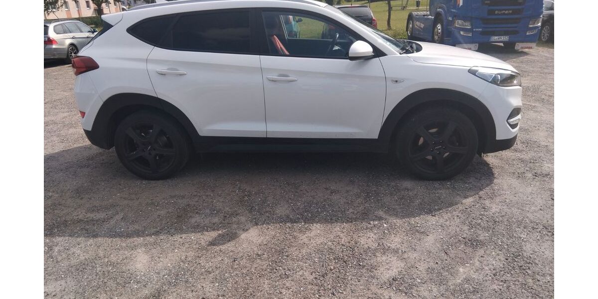 Hyundai TUCSON 110.000 km 12.590 &euro; Neuburg 23974