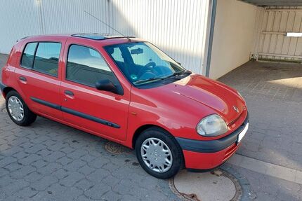 Renault Clio 124.000 km 800 &euro; Lüneburg 21339